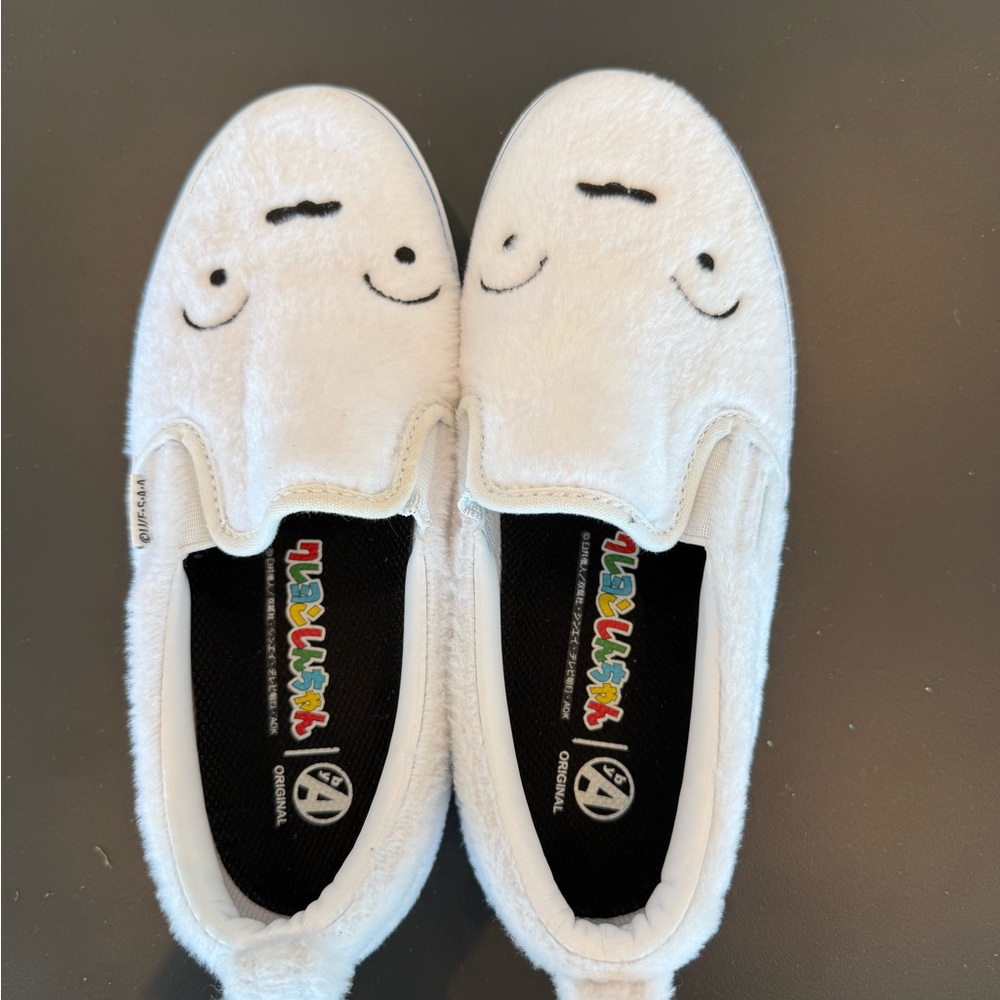 White Sneakers Crayon Shin-chan us4 japanese edition never worn
